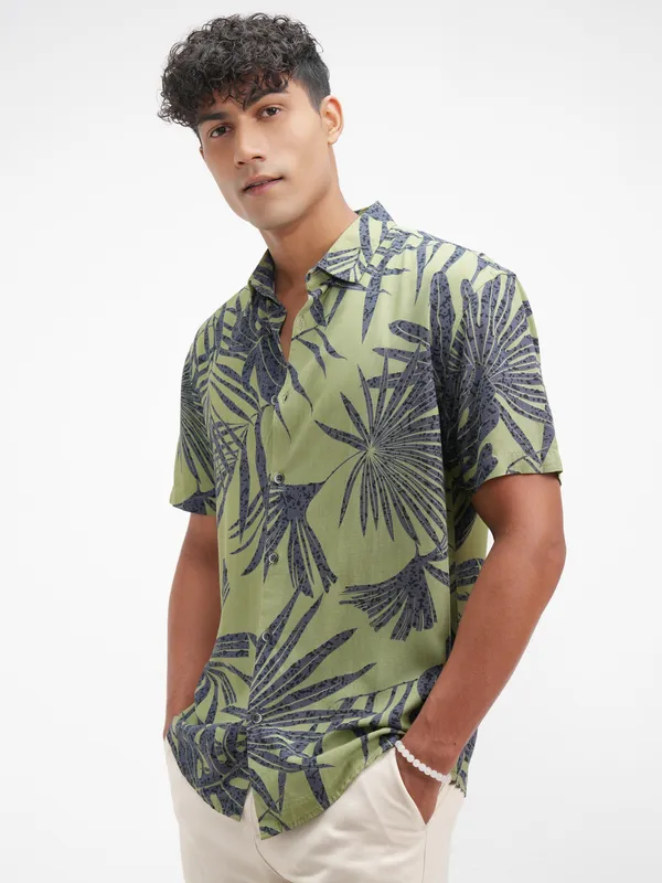 Highlander Men Green Printed Relaxed Fit Casual Shirt