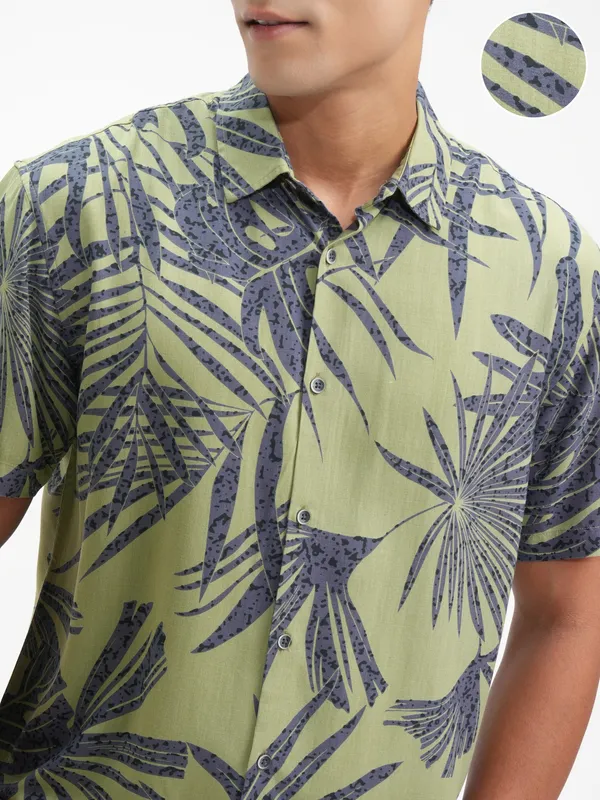 Highlander Men Green Printed Relaxed Fit Casual Shirt