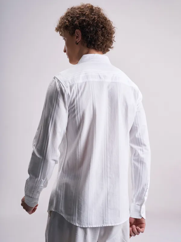 Highlander Men White Self Design Relaxed Fit Casual Shirt