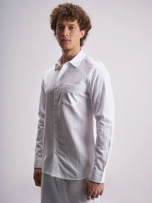 Highlander Men White Self Design Relaxed Fit Casual Shirt