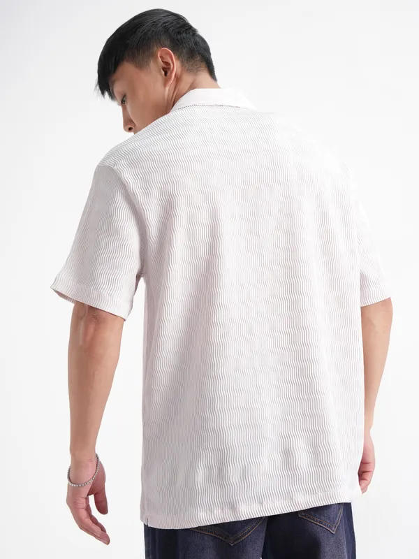 Highlander Men Cream Self Design Relaxed Fit Casual Shirt