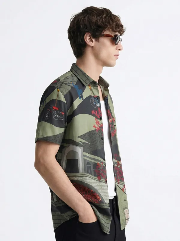 Highlander Men Green Printed Relaxed Fit Casual Shirt