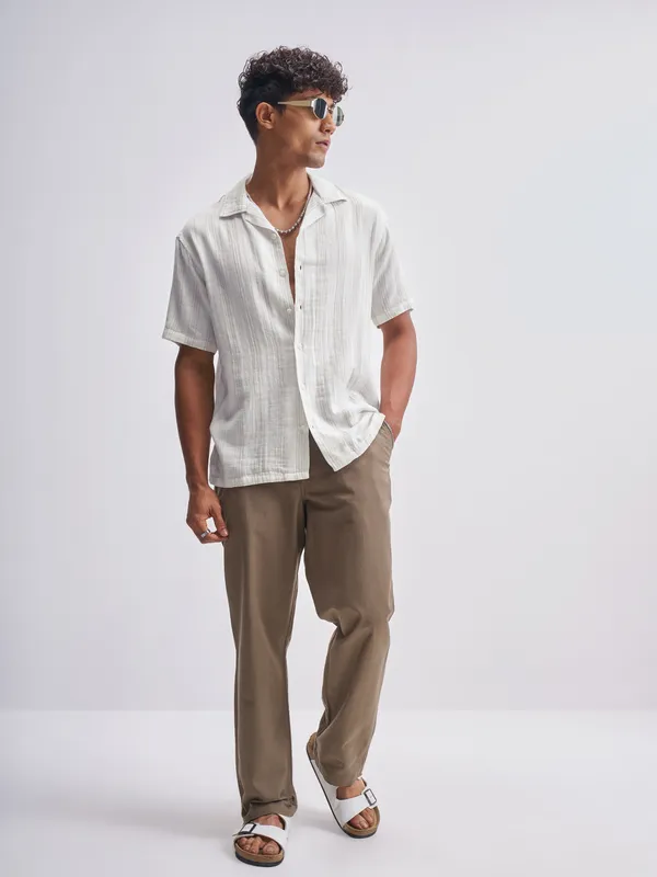 Highlander Men Off White Striped Relaxed Fit Casual Shirt