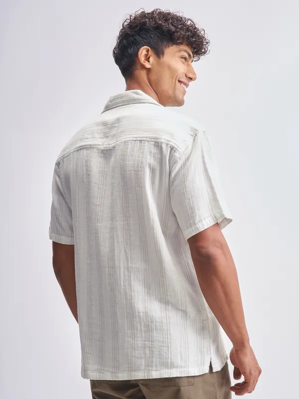 Highlander Men Off White Striped Relaxed Fit Casual Shirt