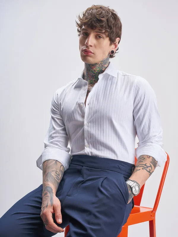 Highlander Men White Self Design Slim Fit Casual Shirt