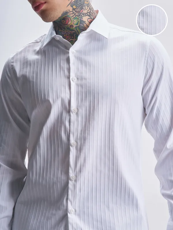 Highlander Men White Self Design Slim Fit Casual Shirt