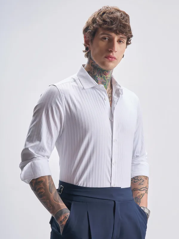 Highlander Men White Self Design Slim Fit Casual Shirt