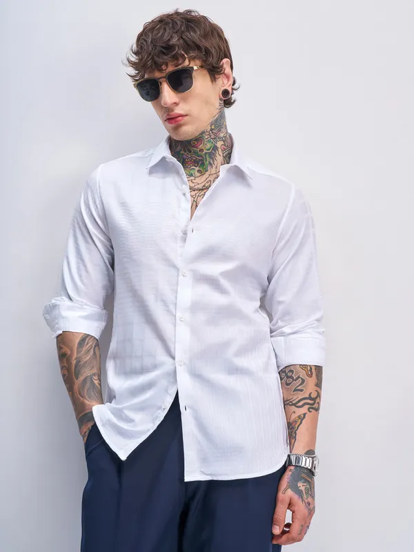 Highlander Men White Self Design Slim Fit Casual Shirt