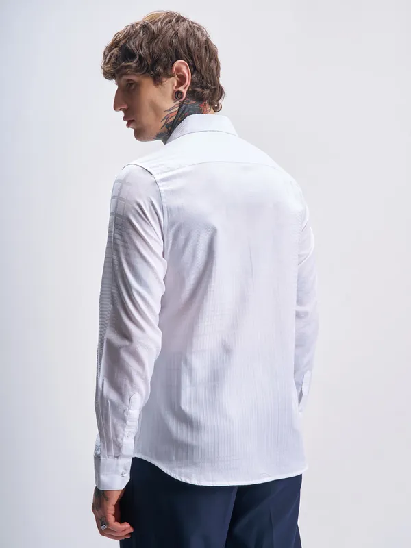 Highlander Men White Self Design Slim Fit Casual Shirt