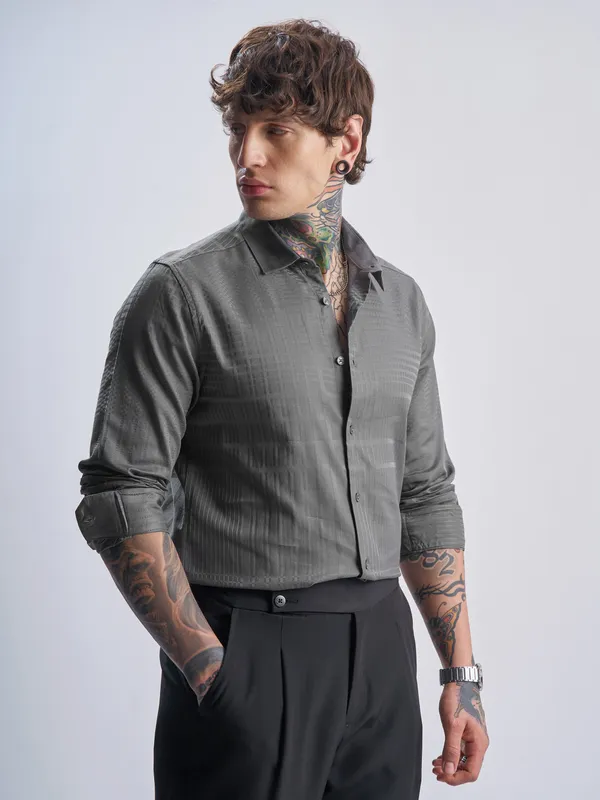 Highlander Men Grey Self Design Slim Fit Casual Shirt