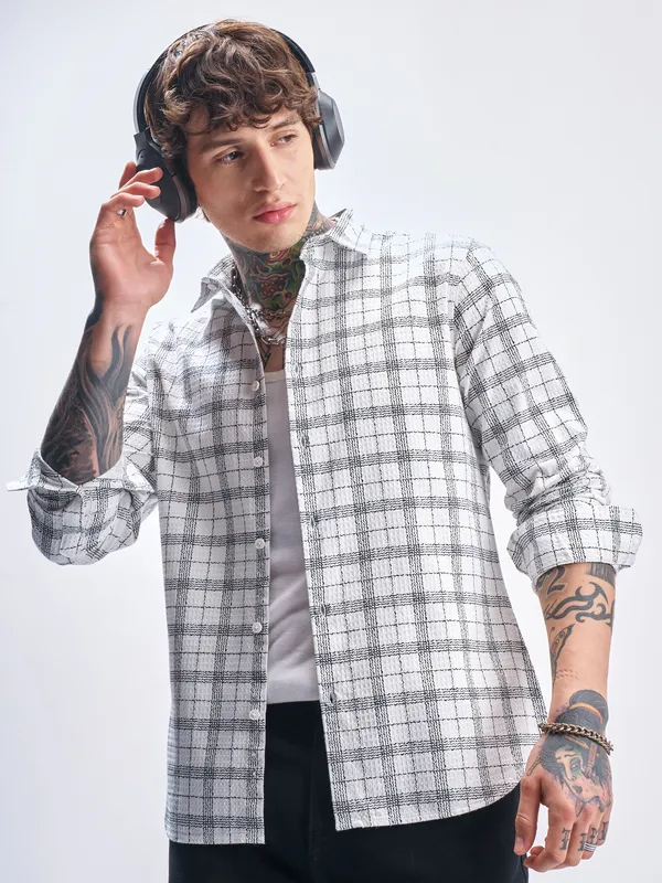 Highlander Men White Checked Relaxed Fit Casual Shirt