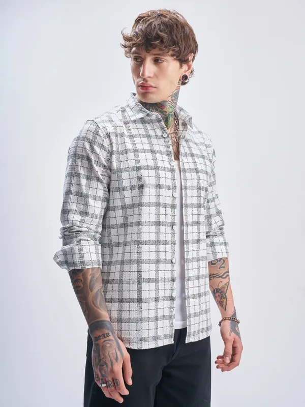 Highlander Men White Checked Relaxed Fit Casual Shirt