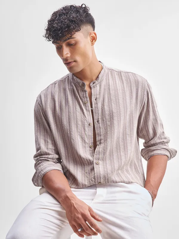 Highlander Men Lavender Striped Relaxed Fit Casual Shirt