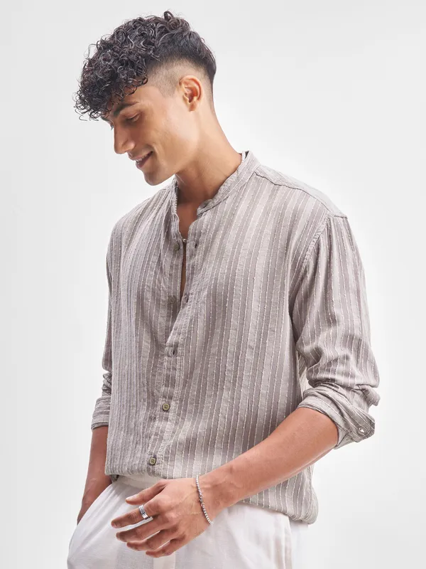 Highlander Men Lavender Striped Relaxed Fit Casual Shirt