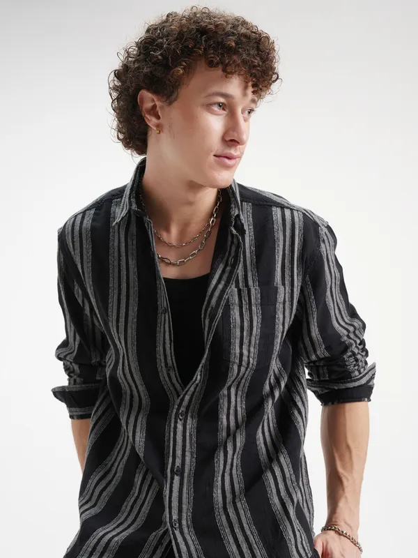 Highlander Men Black Striped Relaxed Fit Casual Shirt
