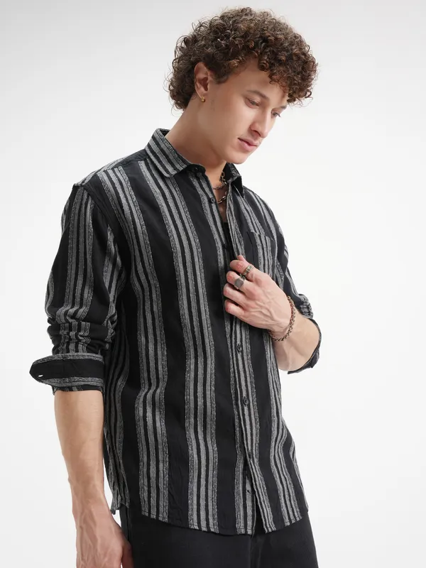 Highlander Men Black Striped Relaxed Fit Casual Shirt