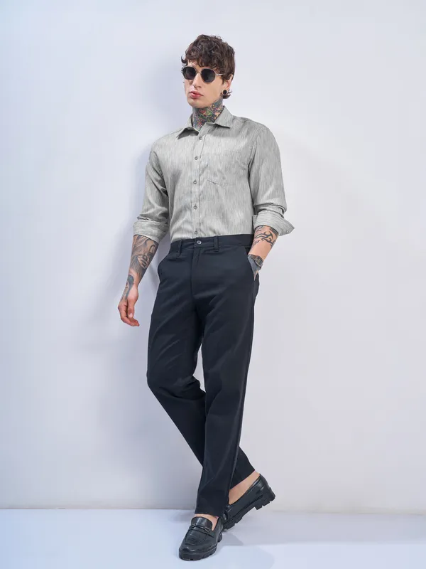 Highlander Men Grey Self Design Relaxed Fit Casual Shirt