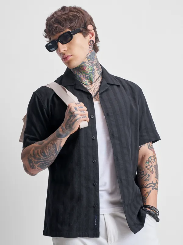 Highlander Men Black Self Design Relaxed Fit Casual Shirt