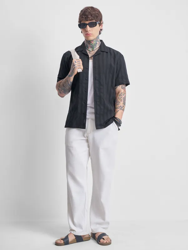 Highlander Men Black Self Design Relaxed Fit Casual Shirt