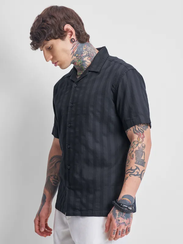 Highlander Men Black Self Design Relaxed Fit Casual Shirt