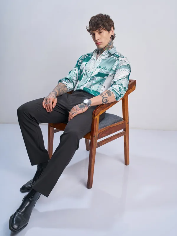 Highlander Men Off White Printed Slim Fit Casual Shirt