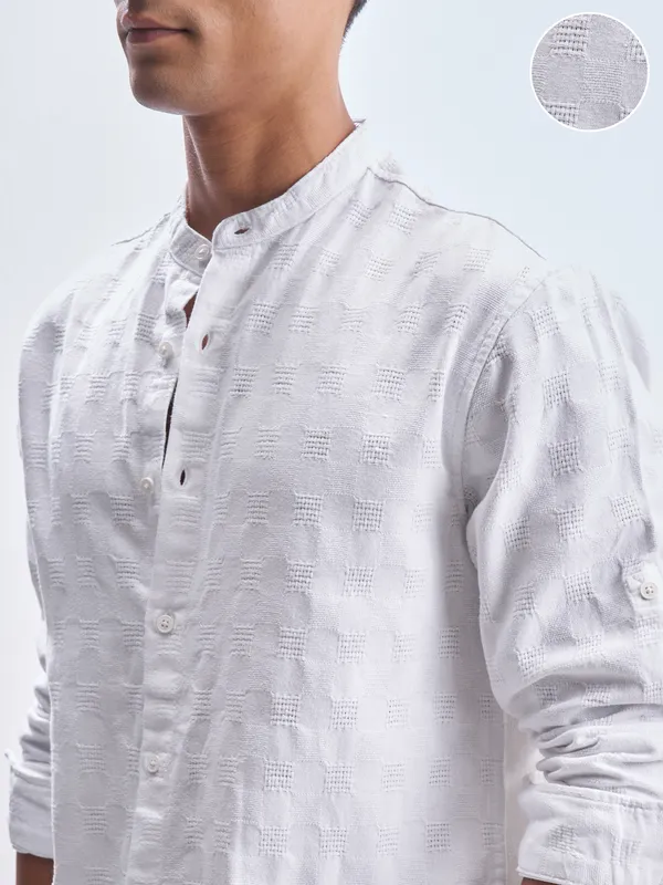 Highlander Men White Self Design Relaxed Fit Casual Shirt