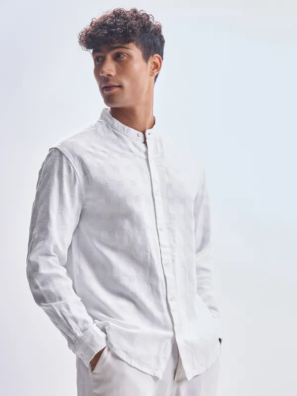 Highlander Men White Self Design Relaxed Fit Casual Shirt