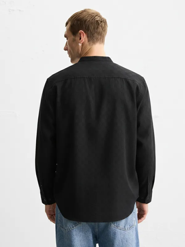 Highlander Men Black Self Design Relaxed Fit Casual Shirt