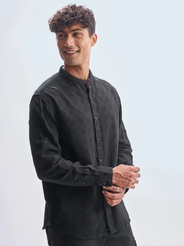 Highlander Men Black Self Design Relaxed Fit Casual Shirt