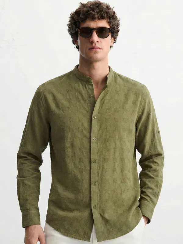 Highlander Men Green Self Design Relaxed Fit Casual Shirt