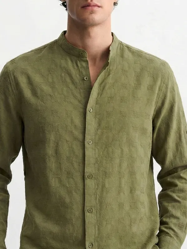 Highlander Men Green Self Design Relaxed Fit Casual Shirt