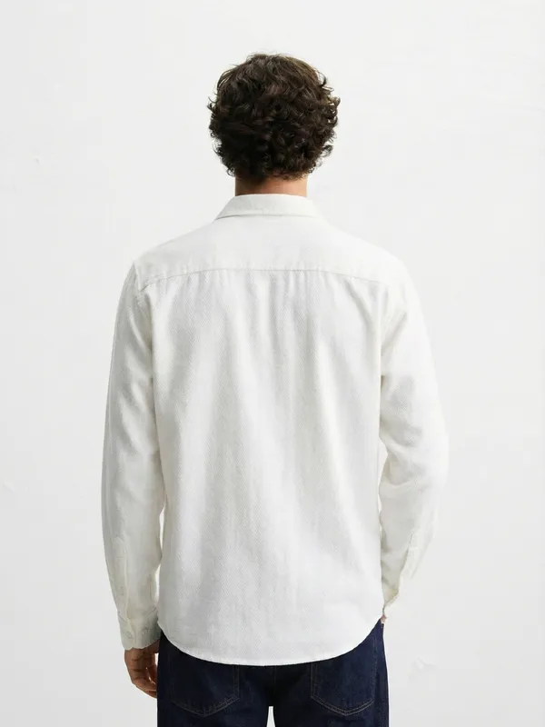 Highlander Men White Self Design Slim Fit Casual Shirt