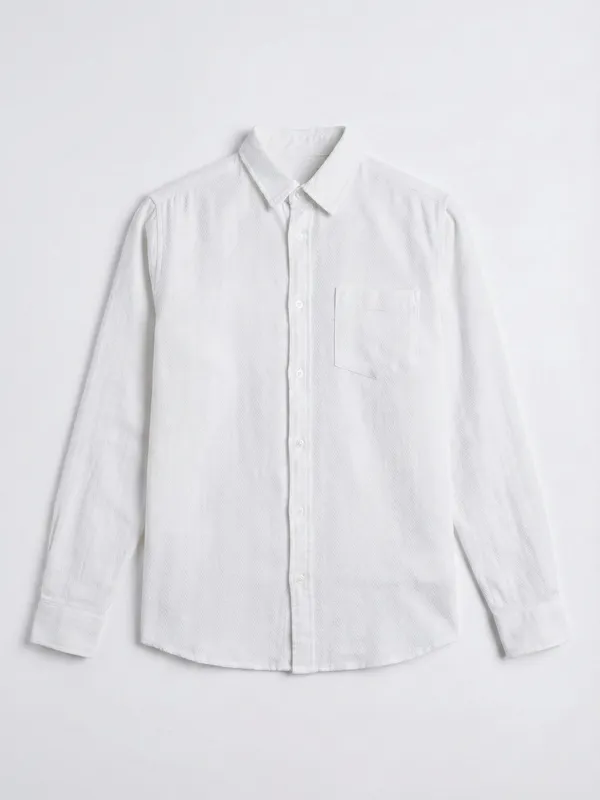 Highlander Men White Self Design Slim Fit Casual Shirt