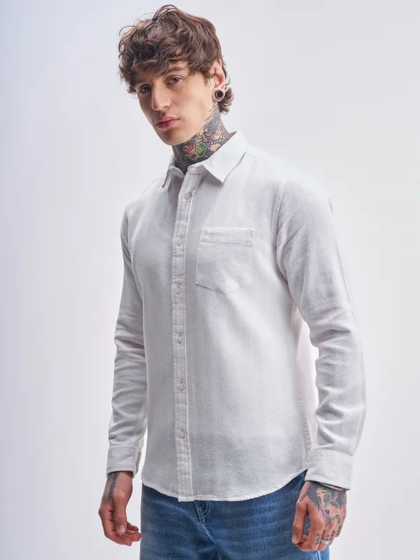 Highlander Men White Self Design Slim Fit Casual Shirt