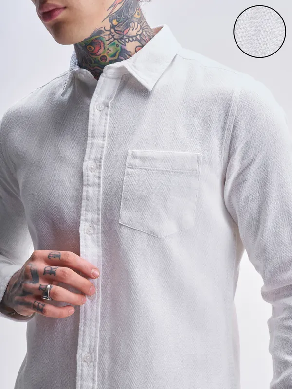 Highlander Men White Self Design Slim Fit Casual Shirt