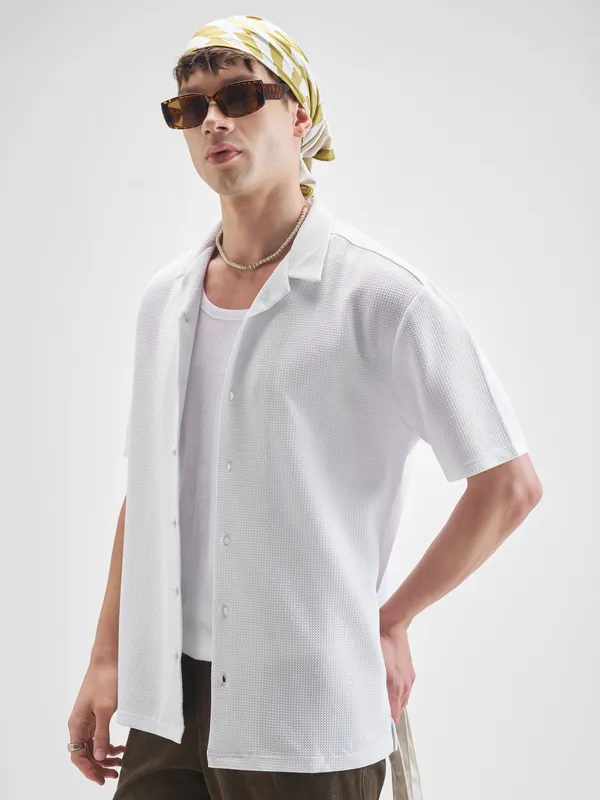 Highlander Men White Self Design Relaxed Fit Casual Shirt