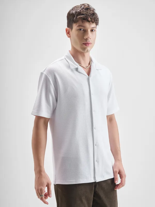 Highlander Men White Self Design Relaxed Fit Casual Shirt