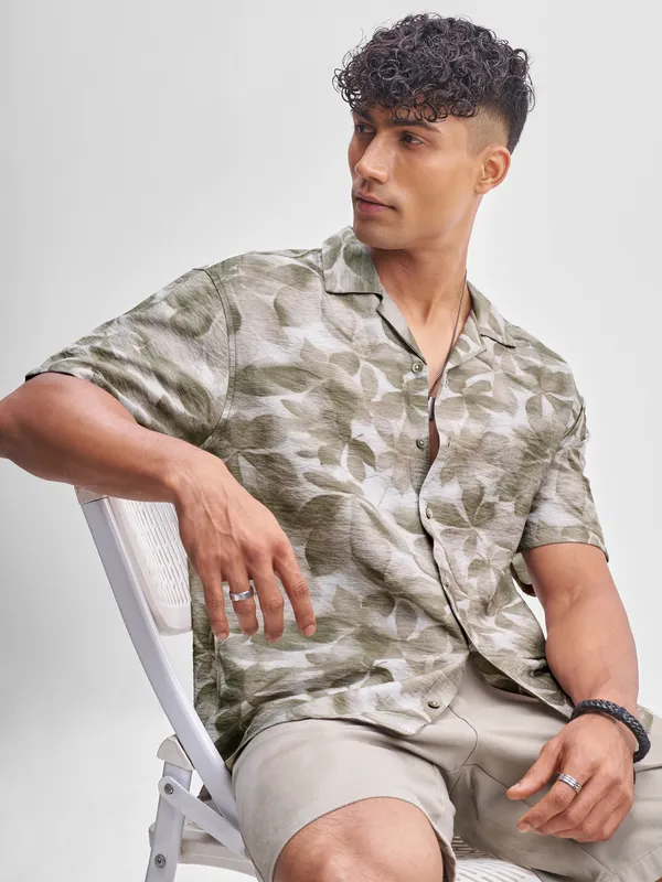 Men Relaxed Fit Casual Shirt