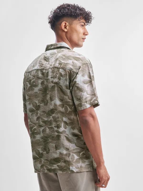 Men Relaxed Fit Casual Shirt