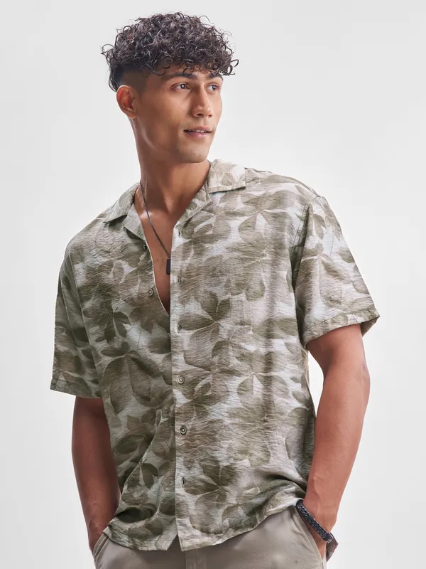 Men Relaxed Fit Casual Shirt