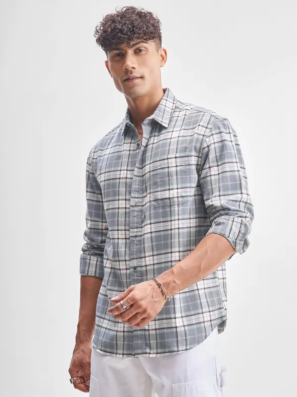 Highlander Men Grey Checked Relaxed Fit Casual Shirt