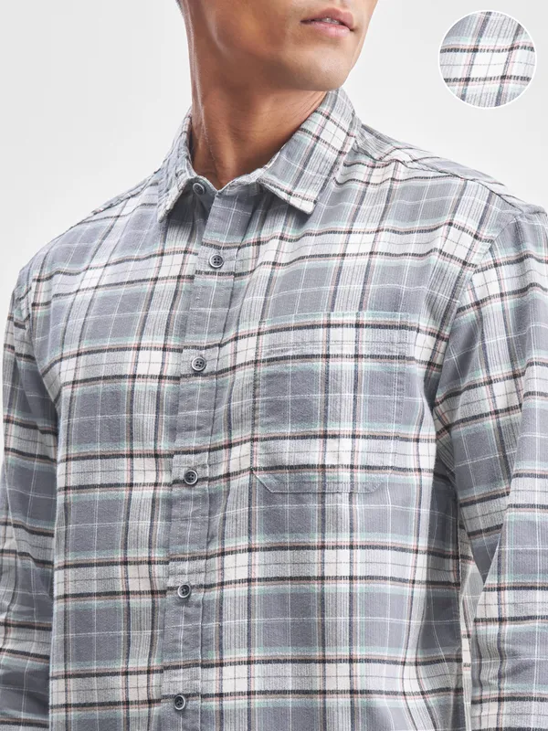 Highlander Men Grey Checked Relaxed Fit Casual Shirt