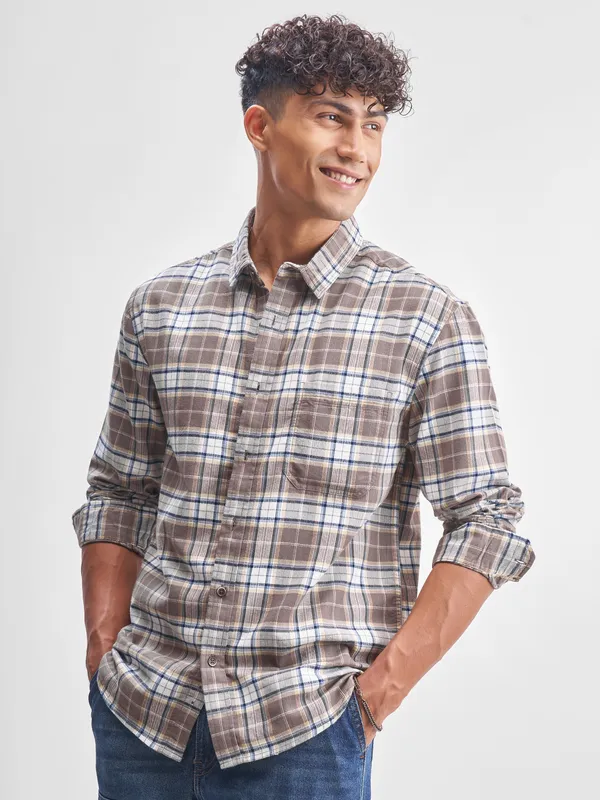 Highlander Men Beige Checked Relaxed Fit Casual Shirt