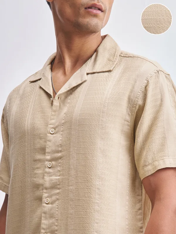 Highlander Men Beige Self Design Relaxed Fit Casual Shirt