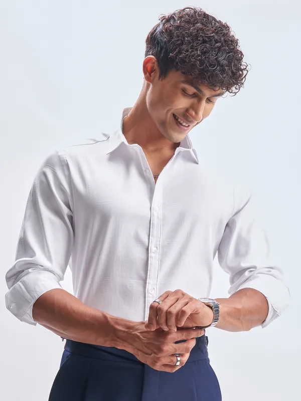 Highlander Men White Self Design Slim Fit Casual Shirt