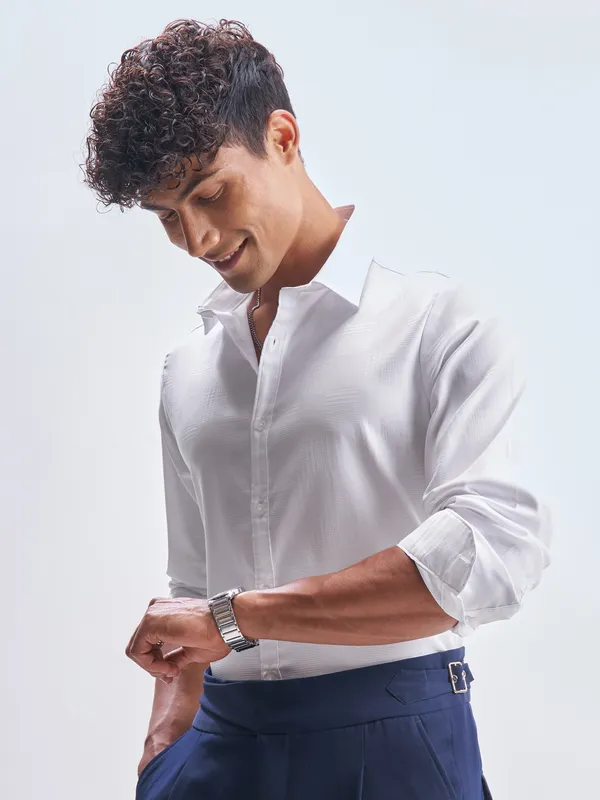 Highlander Men White Self Design Slim Fit Casual Shirt