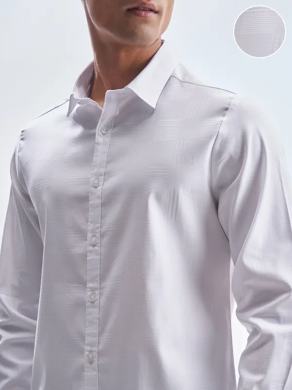 Highlander Men White Self Design Slim Fit Casual Shirt