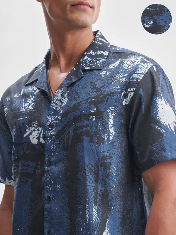 Men Relaxed Fit Casual Shirt