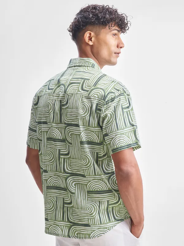 Highlander Men Olive Printed Relaxed Fit Casual Shirt