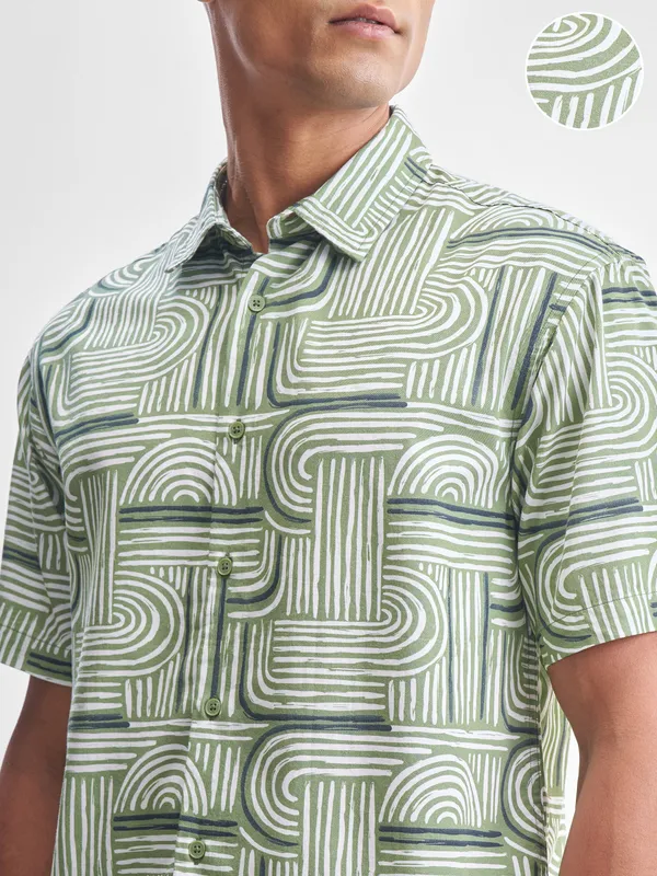 Highlander Men Olive Printed Relaxed Fit Casual Shirt